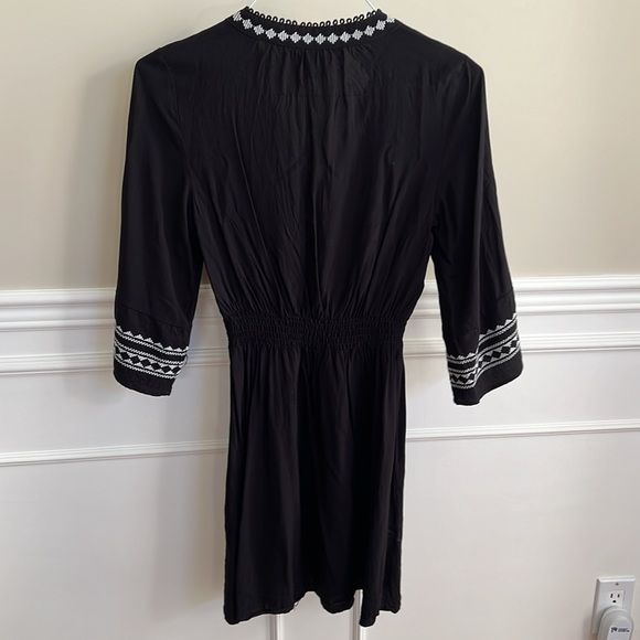 Embroidered black H&M dress - Picture 4 of 6